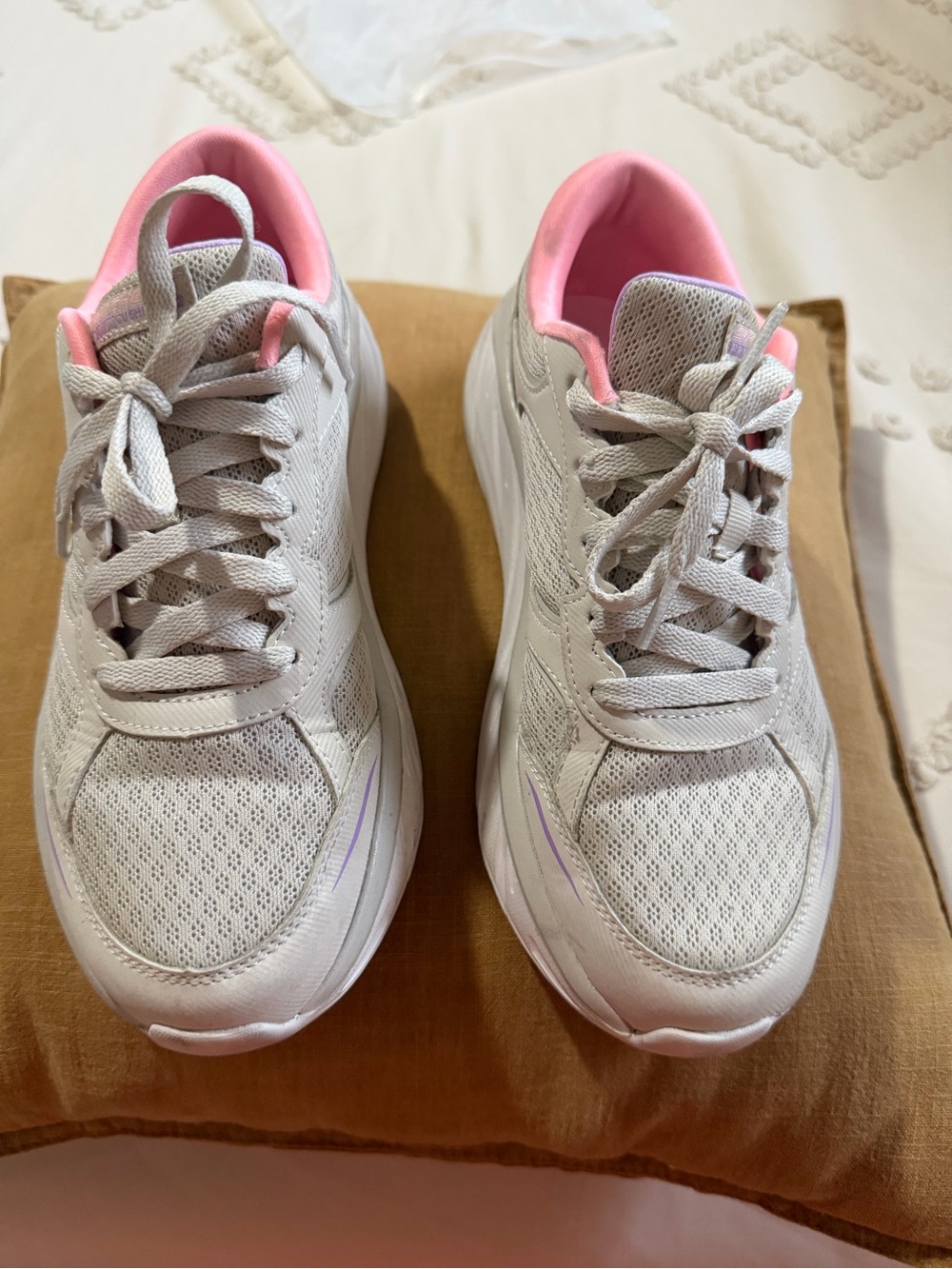 Skechers Women's Light Gray Sneakers with Pink Lining